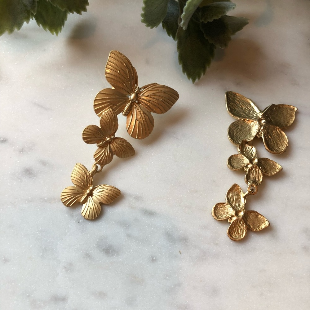 The Rose - Detailed Butterfly Drop Earrings - Picture 3 of 4